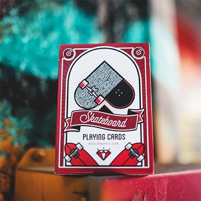Playing Cards Skateboard V2 (marcado) de Riffle Shuffle