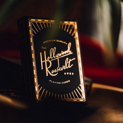 Hollywood Roosevelt jugando a las cartas